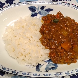 【節約】野菜の旨みが美味しいキーマカレー